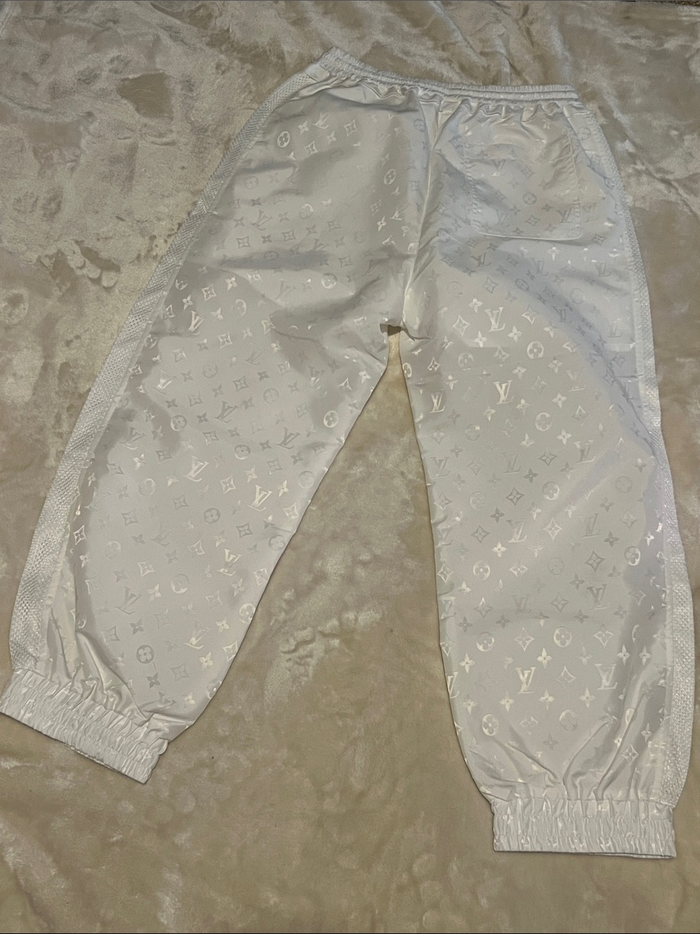 NWOT LOUIS VUITTON 🤍 WHITE NYLON JOGGER SWEATPANT/HOODED ZIP JACKET SET Women L - Picture 7 of 15